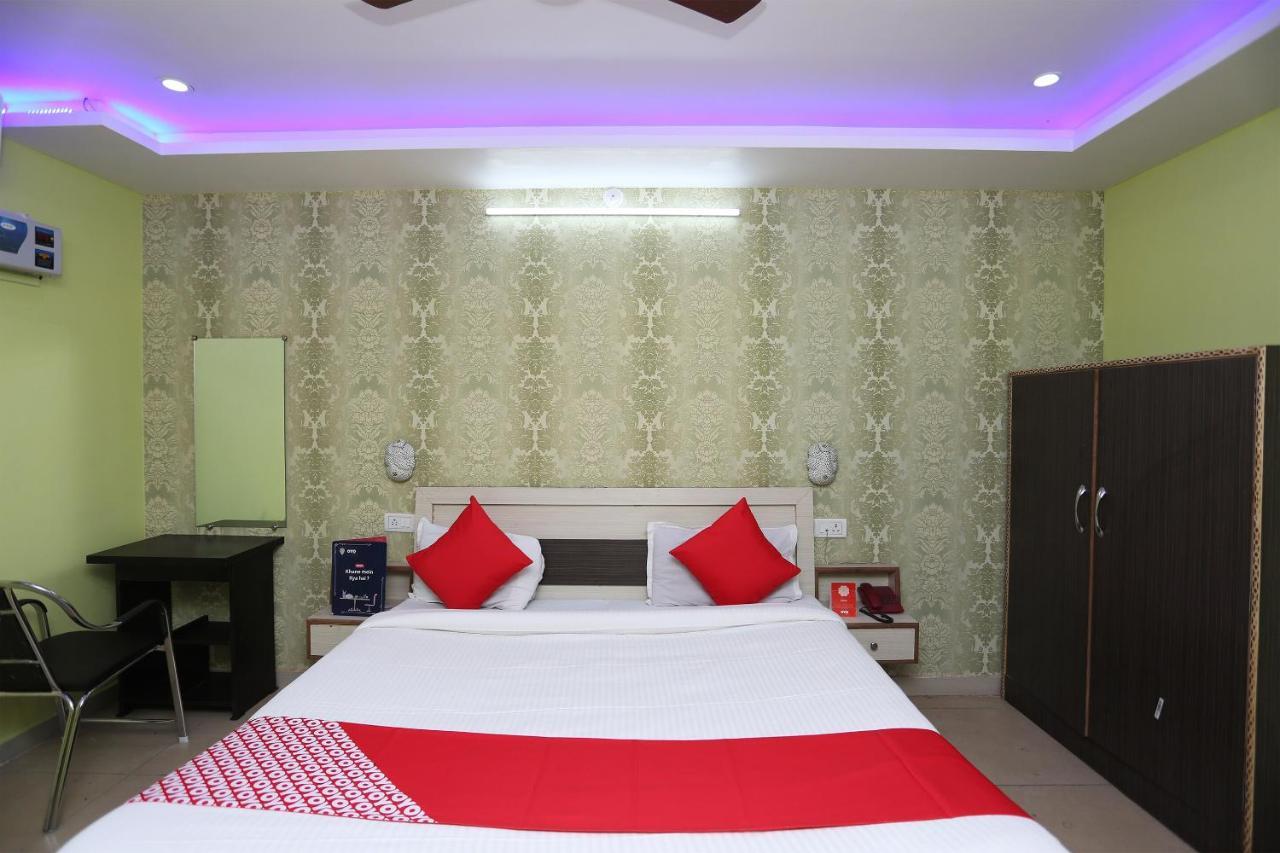 Oyo Hotel New Metro Near Phoenix United Lucknow Exteriör bild