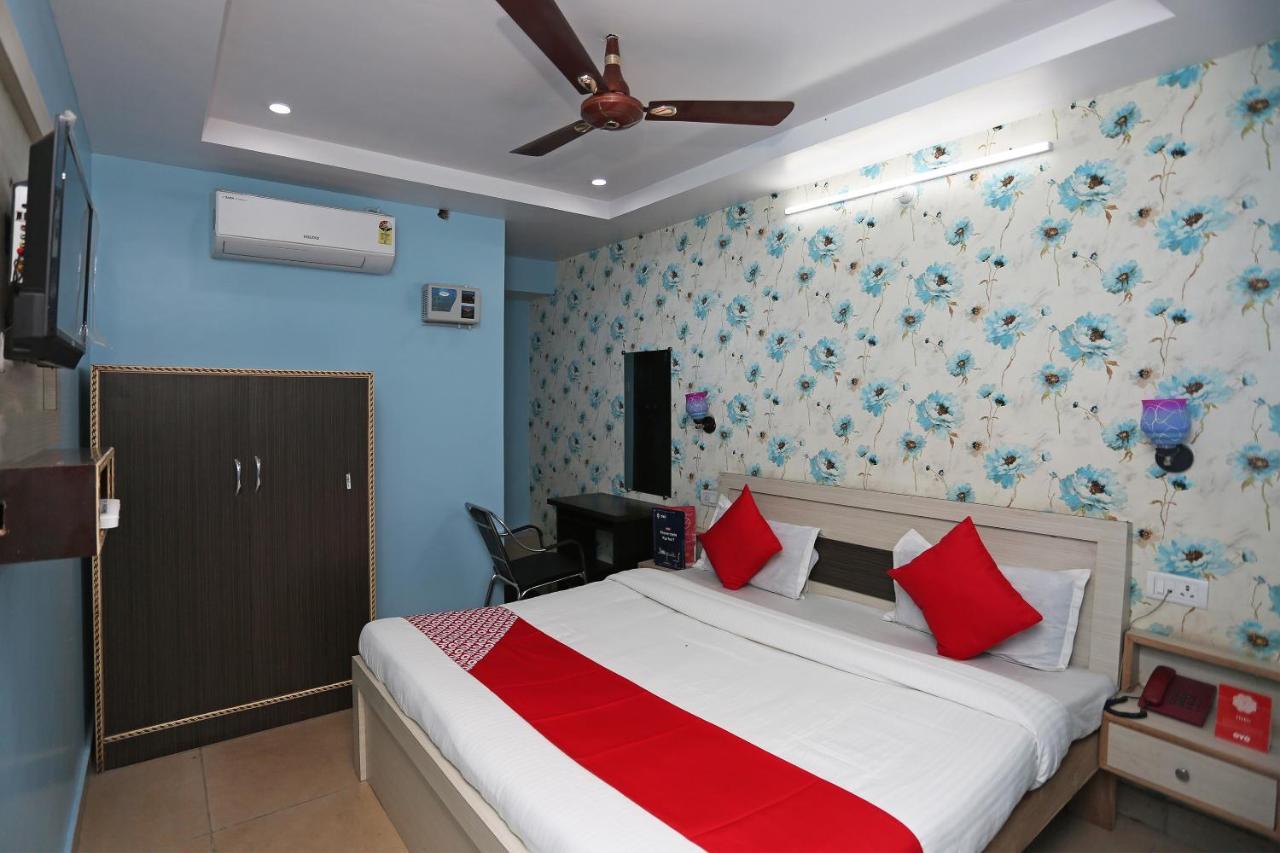Oyo Hotel New Metro Near Phoenix United Lucknow Exteriör bild