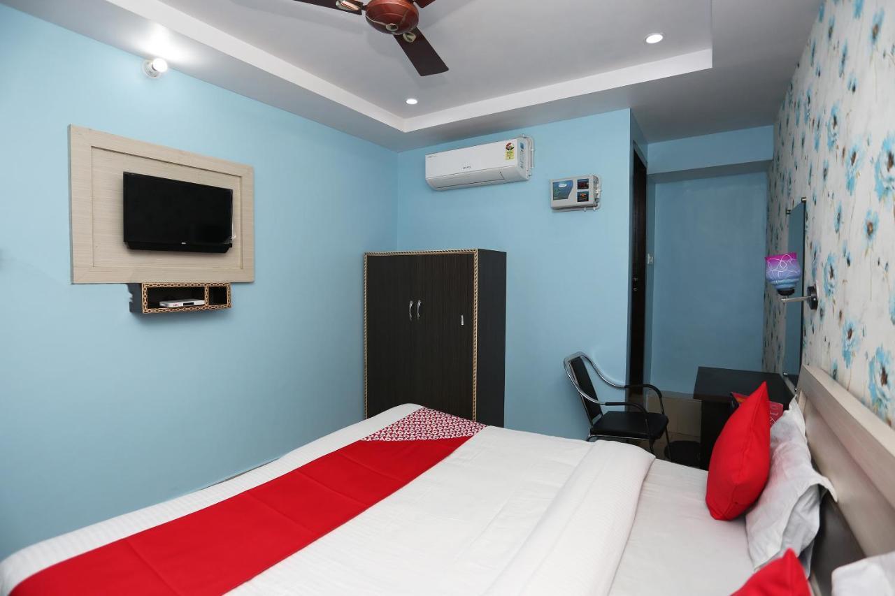 Oyo Hotel New Metro Near Phoenix United Lucknow Exteriör bild