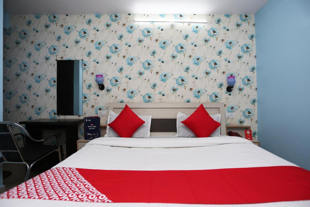 Oyo Hotel New Metro Near Phoenix United Lucknow Exteriör bild