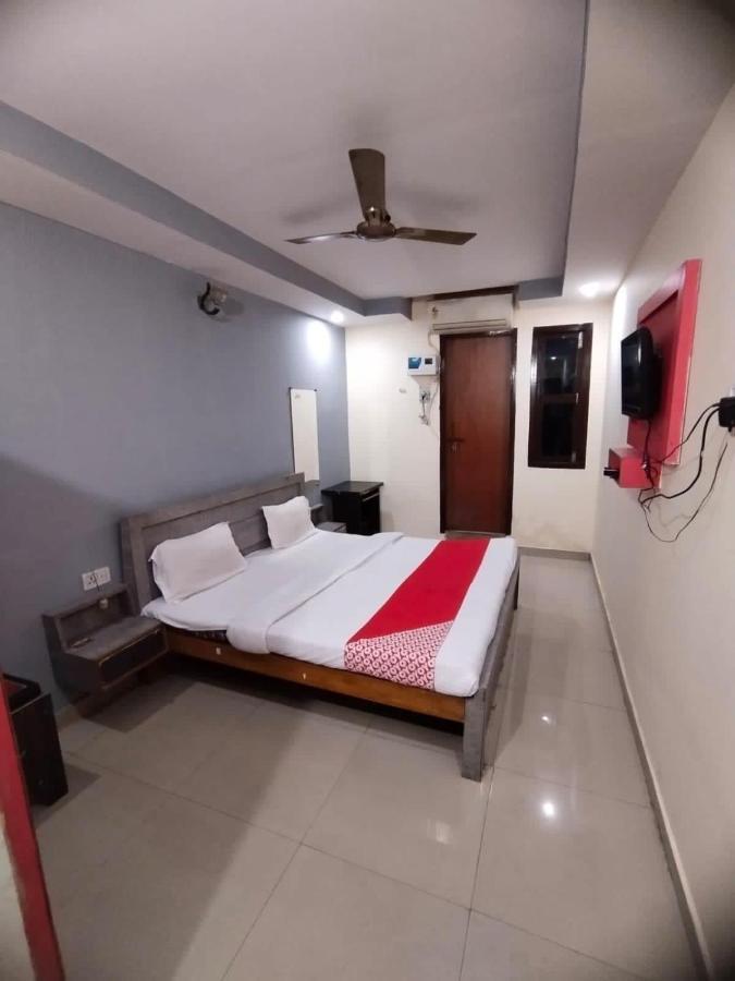 Oyo Hotel New Metro Near Phoenix United Lucknow Exteriör bild