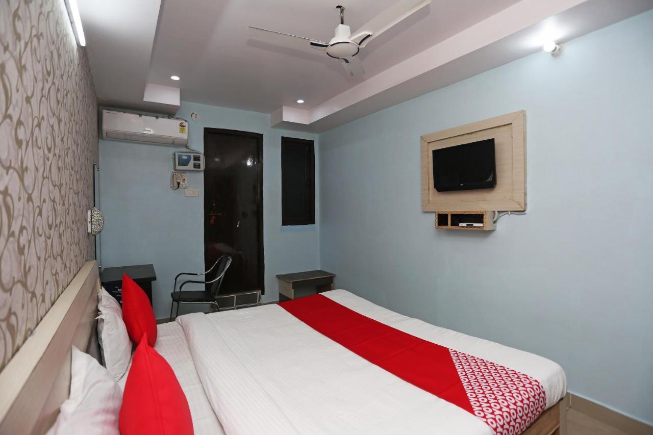 Oyo Hotel New Metro Near Phoenix United Lucknow Exteriör bild