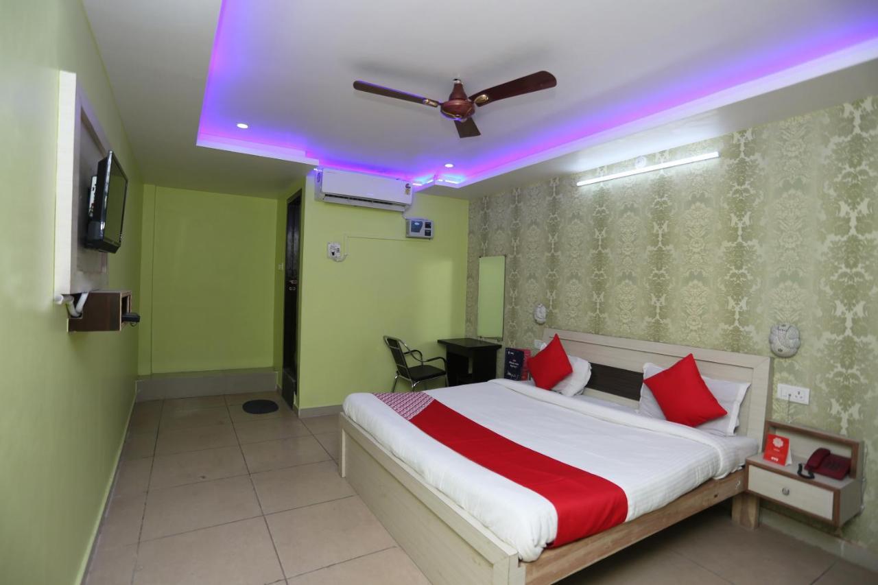Oyo Hotel New Metro Near Phoenix United Lucknow Exteriör bild