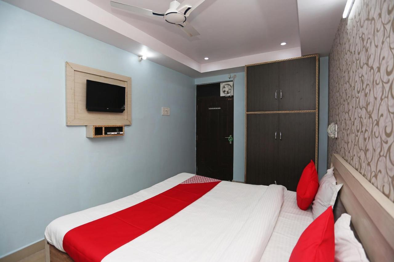 Oyo Hotel New Metro Near Phoenix United Lucknow Exteriör bild