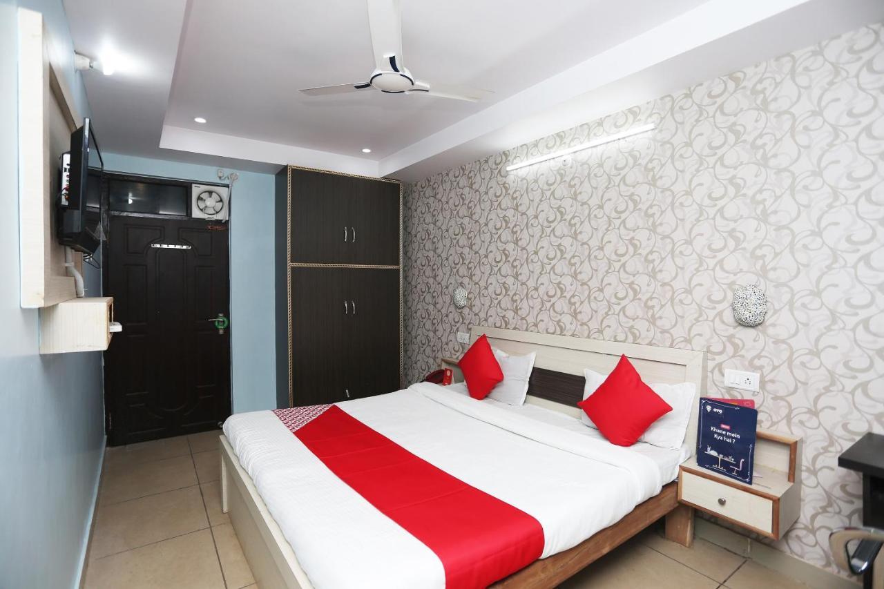 Oyo Hotel New Metro Near Phoenix United Lucknow Exteriör bild